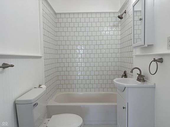 5th image of 1378 Hannibal St