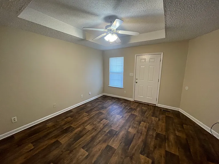 540 Indian Ave — Photo 7