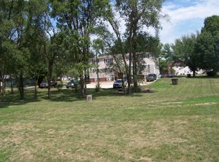 602 Pickett St #4, Fisher, IL