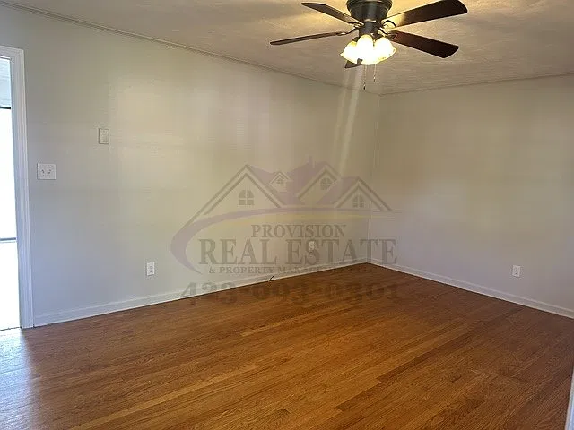 Great Location! 3BR/1.5BA House — Photo 3
