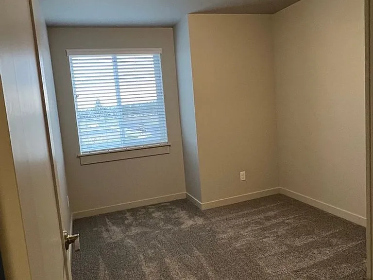 2519 NW Spruce Cone Ln — Photo 9