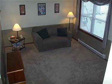 5th image of 430 Carol Ln