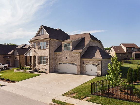 2nd image of 2505 Waldorf Ln