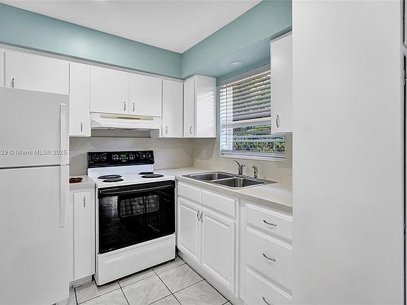 5th image of 720 SE 15th St #7202R