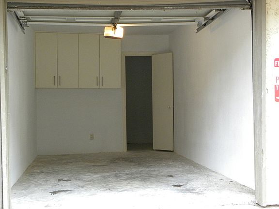 4th image of 8750 Park Ln APT 121