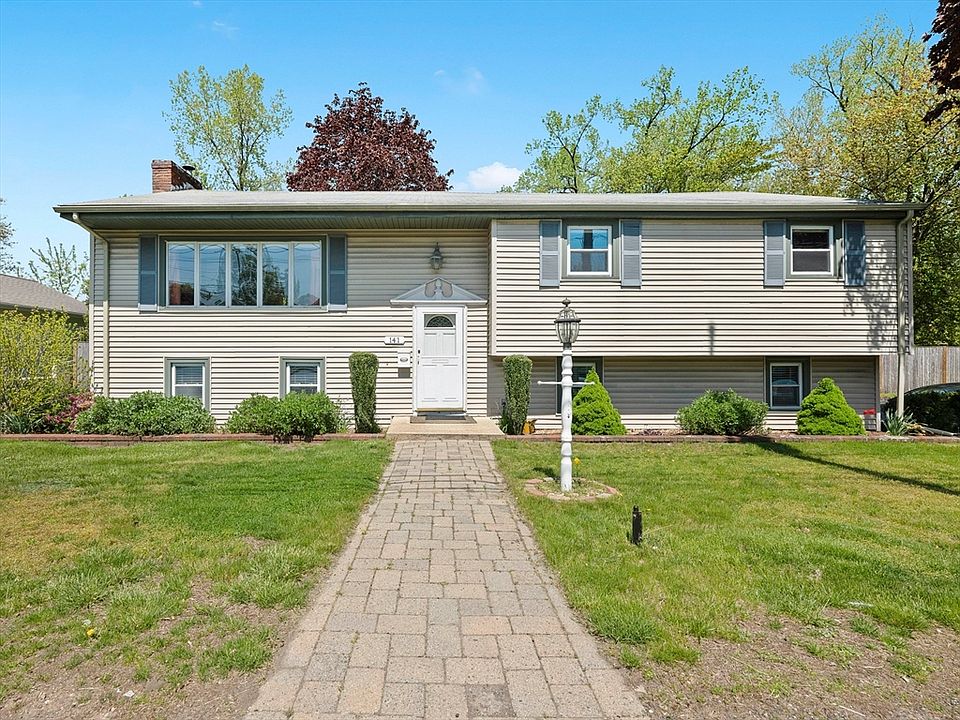 141 Parker Rd, Wakefield, MA 01880 Zillow