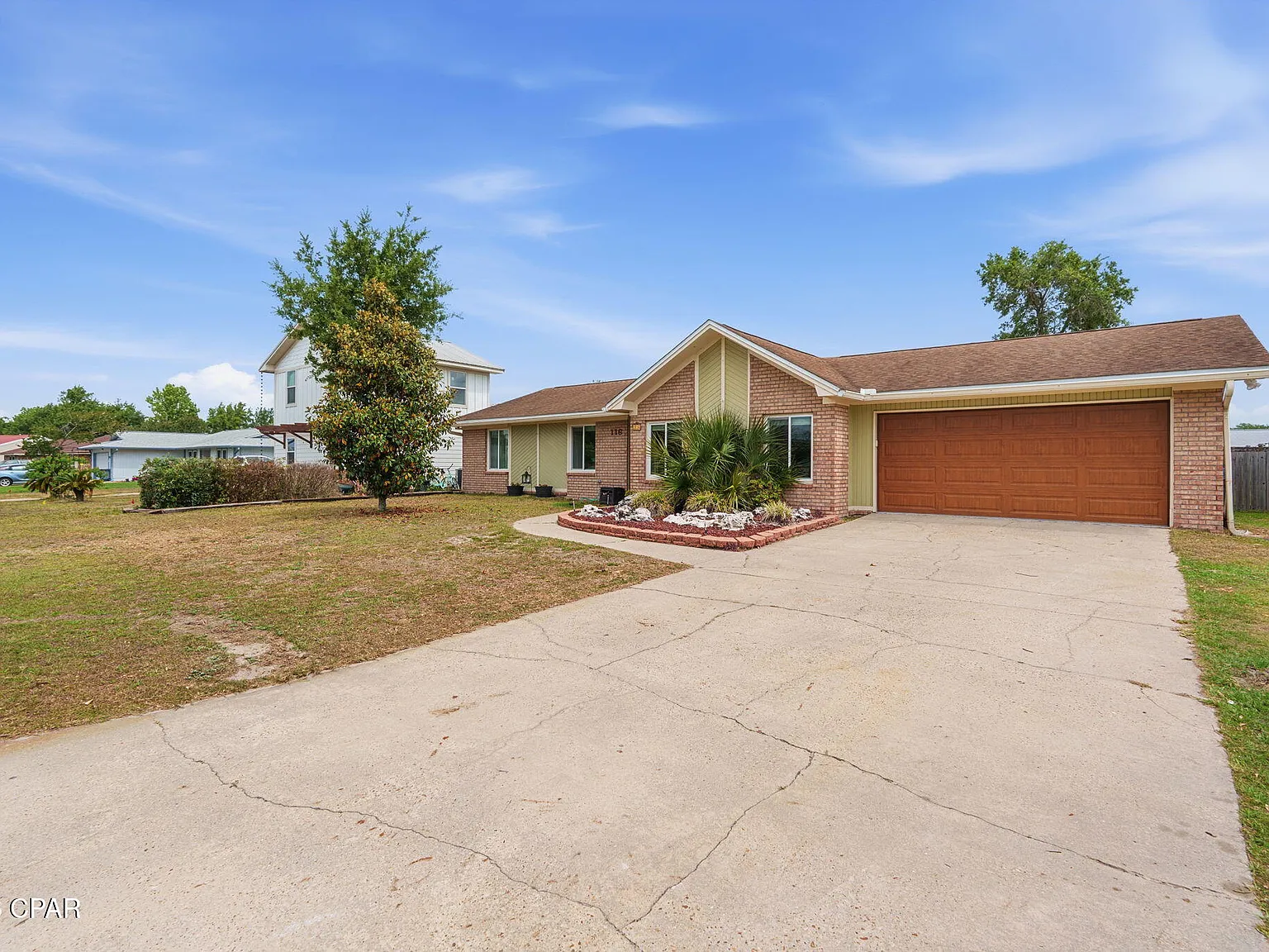 3 bed, 1885 sqft, $2,450 — Photo 2