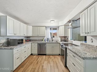 8325 E Louise Dr, Tucson, AZ 85730