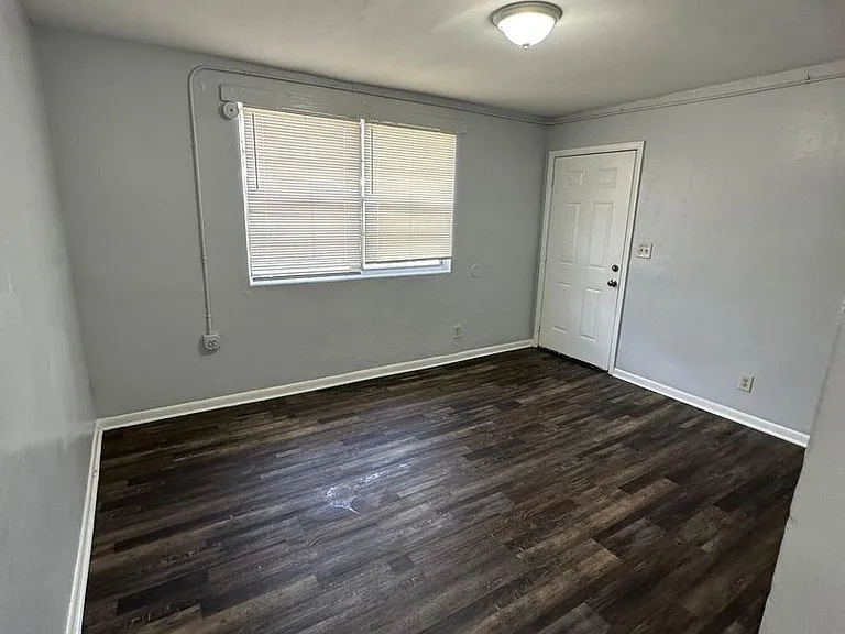 2020 Palafox St — Photo 9