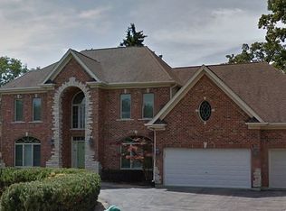 2541 Pebble Creek Dr, Lisle, IL 60532