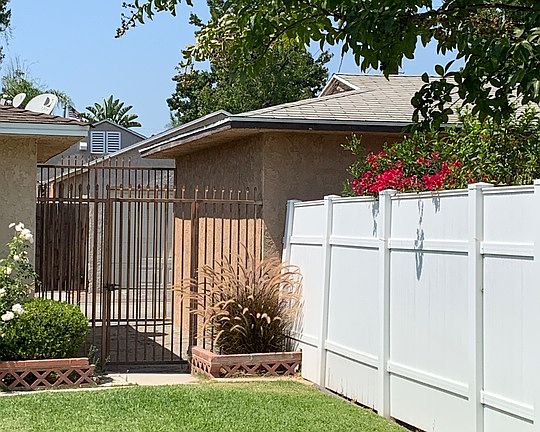 5th image of 1625 N Hollywood Way