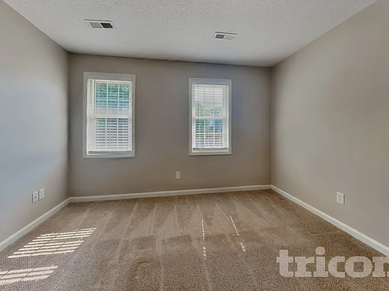 5708 Green Apple Dr — Photo 10