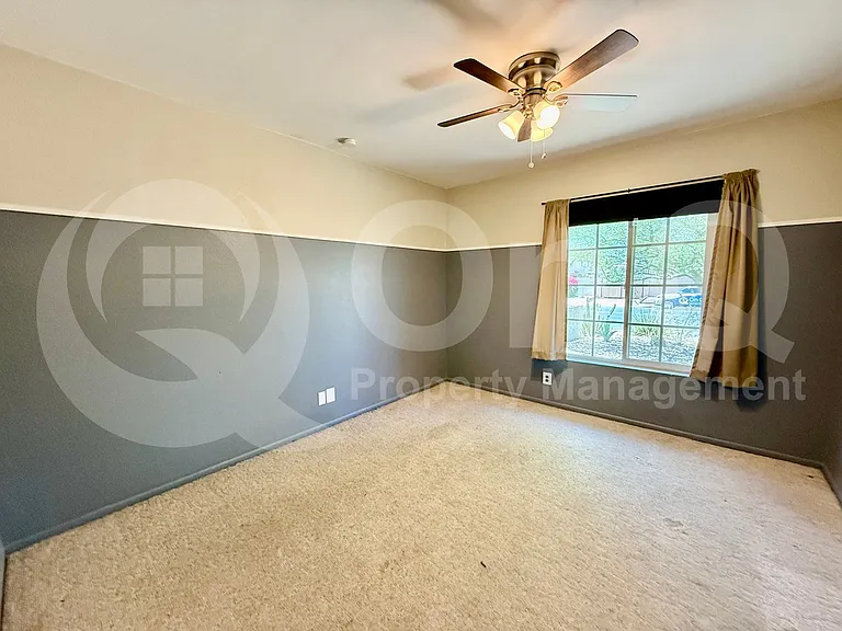 2933 S Extension Rd — Photo 16