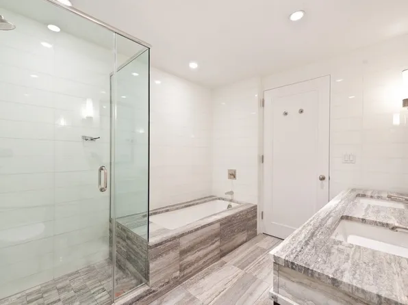 80 Riverside Boulevard image 7 of 15