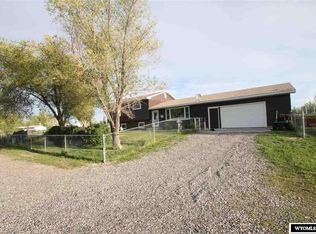 197 Clothesline Rd, Shoshoni, WY 82649