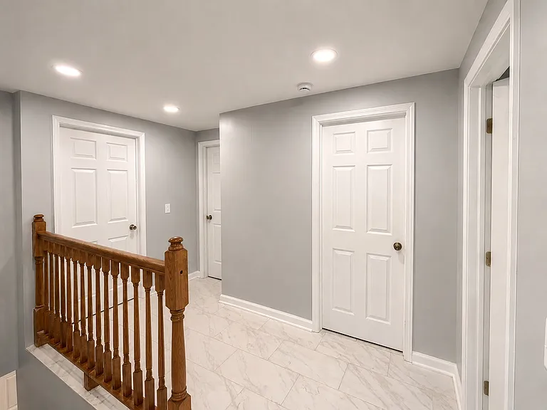 93 N Oakley Ave — Photo 6