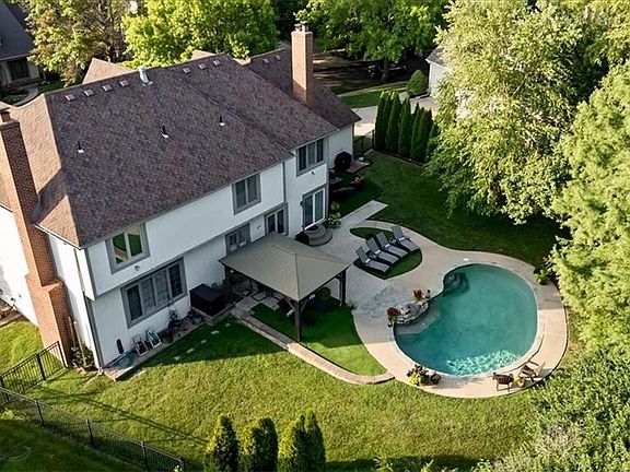 4th image of 5801 W 130th St