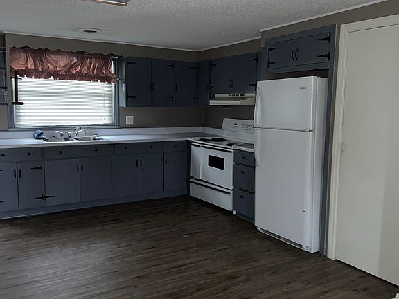 2nd image of 3205 Black Oak St