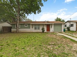 322 W AVIATION BLVD, Universal City, TX 78148