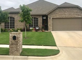341 Prince John Dr, Saginaw, TX 76179