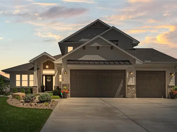 1108 NE Goshen Ct, Lees Summit, MO 64064