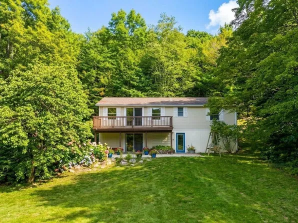 2219 N Our Majestic Trl, Suttons Bay, MI 49682