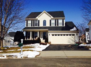 6813 Rathbone Pl, Gainesville, VA 20155