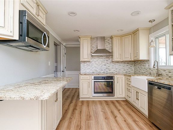 5th image of 112 Conneaut Dr