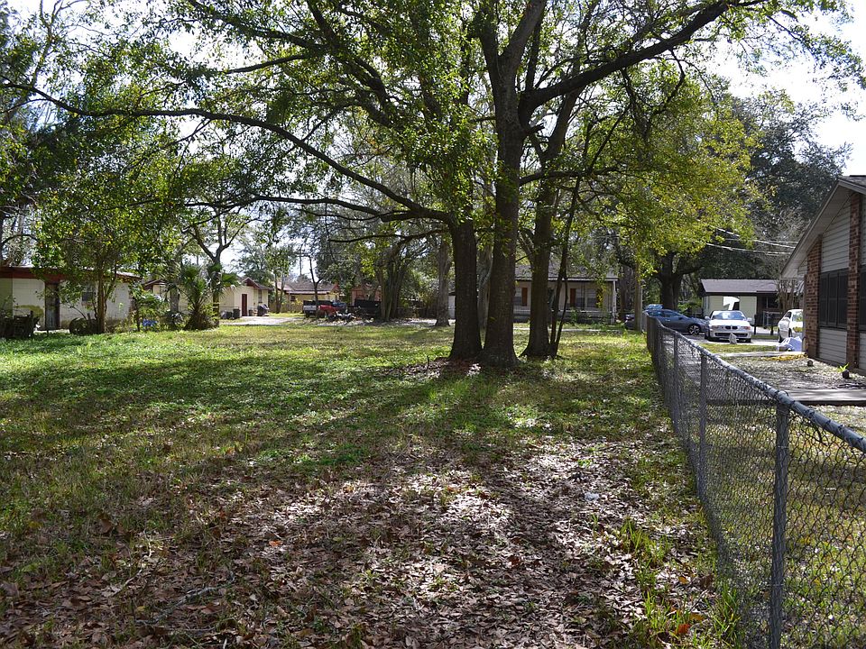 2nd image of 2821 W 7th St