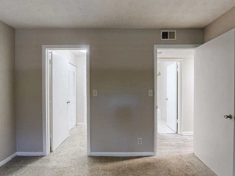 St. Francis Apartments — Photo 22