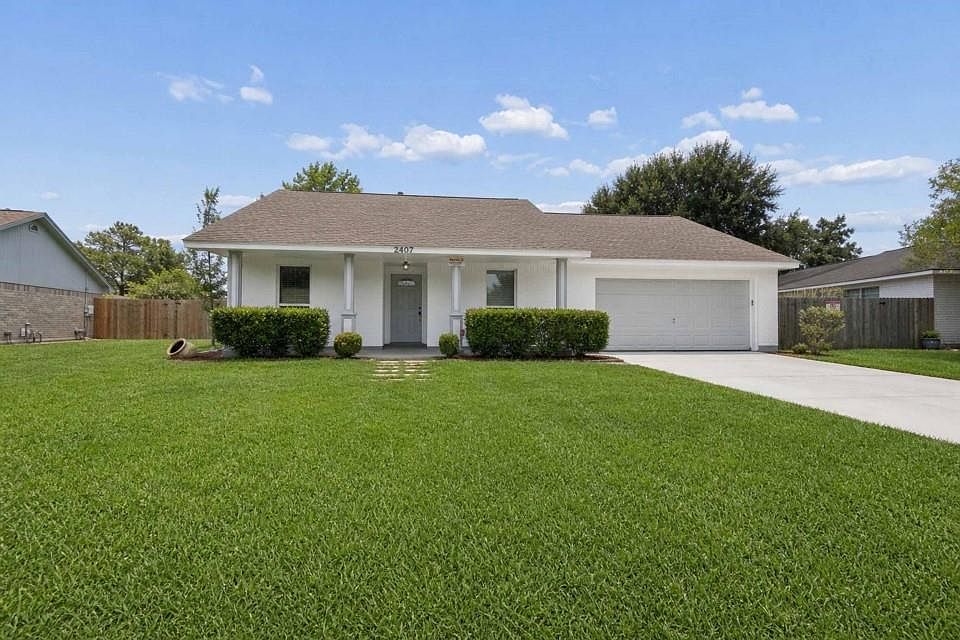 1st image of 2407 Nelwood Dr