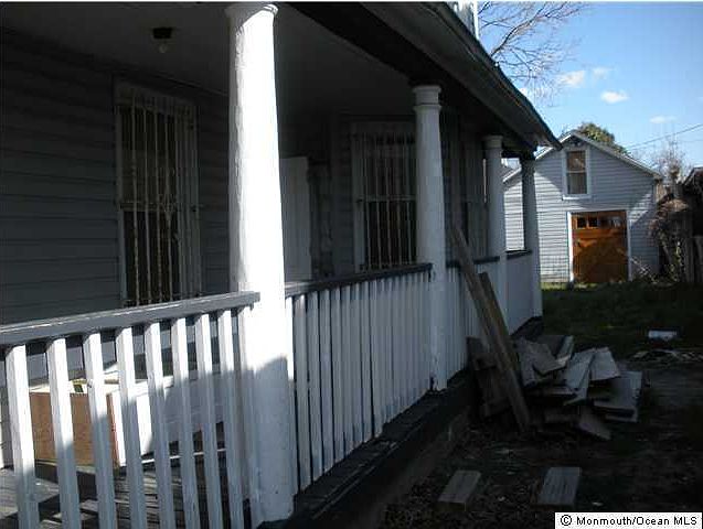 2nd image of 403 E Sewall Avenue