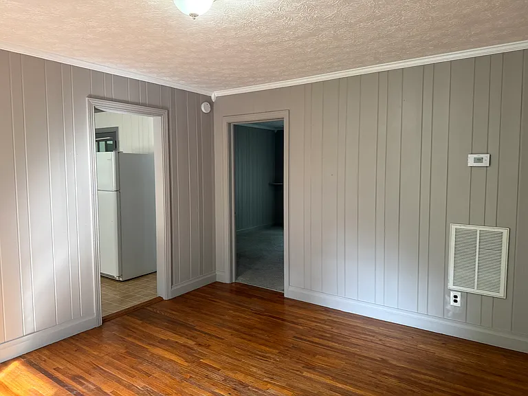 206 Griffith St — Photo 6