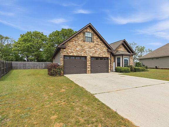 3rd image of 309 Ponderosa Dr