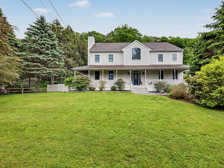 67 Weed St — Photo 1