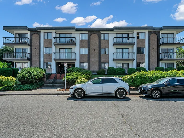 5130 Irving St — Photo 4