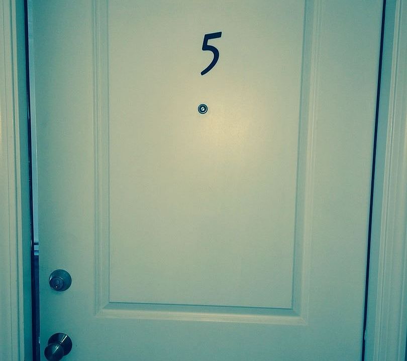 2nd image of 696 N Main St APT 5