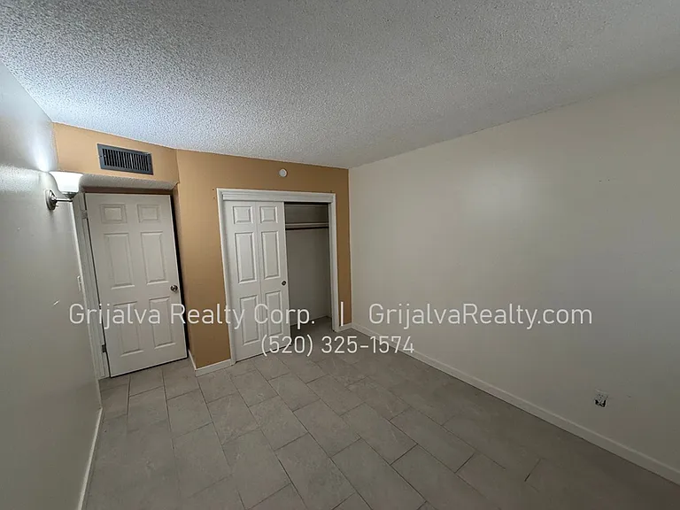 2451 E Mitchell St — Photo 13