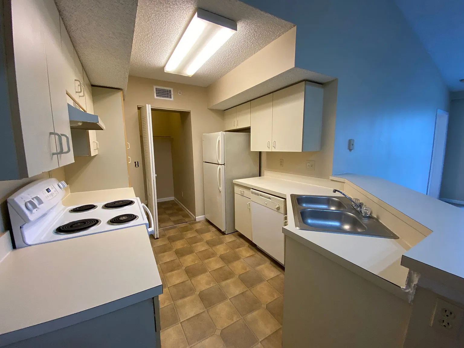 13525 Eagle Ridge Dr #634 — Photo 4