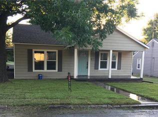 1302 S Trinity St, Decatur, TX 76234