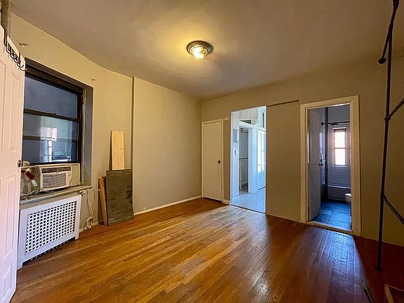 2nd image of 2305 2nd Ave APT 52