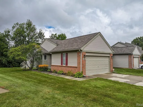 3084 Falcon Dr, Burton, MI 48519