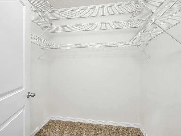 Master room's closet