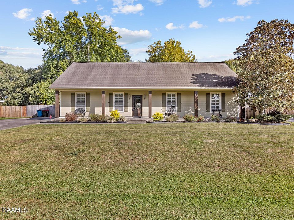 1st image of 128 Greenfield Dr