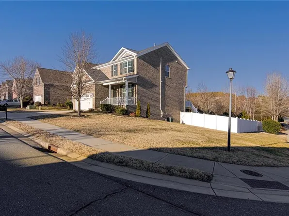 1635 Ashmead Ln, Clemmons, NC 27012