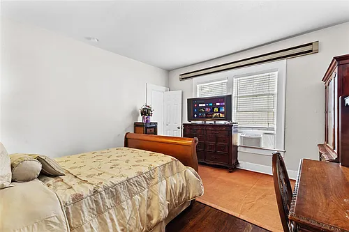 2511 Whitney St Photo 1