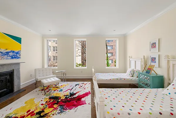 Sold by Nest Seekers International | media 10