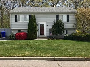 22 Drawbridge Dr, West Warwick, RI 02893