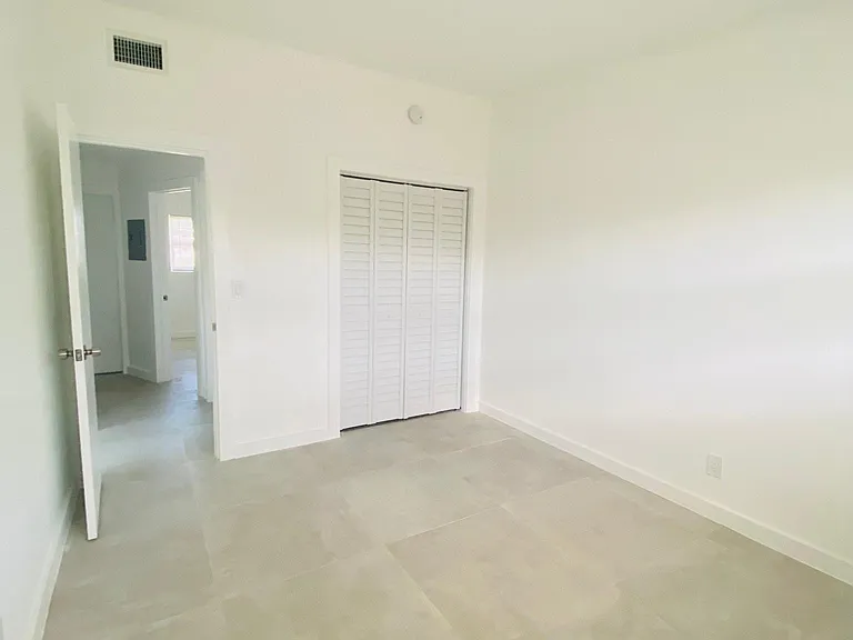 2001 NE 167th St #1 — Photo 16