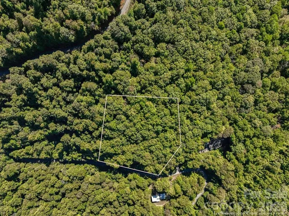1 Natures Trl, Burnsville, NC 28714